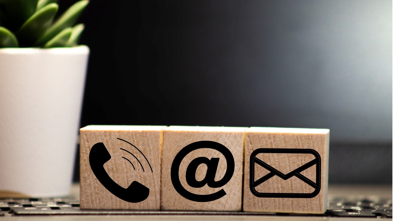 The role of automated SMS and email sending in the MONITORINGBOOK PRO remote monitoring software